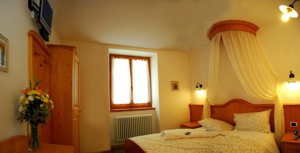 Room & Breakfast Ca Mea Dina Bezzecca Bilik gambar